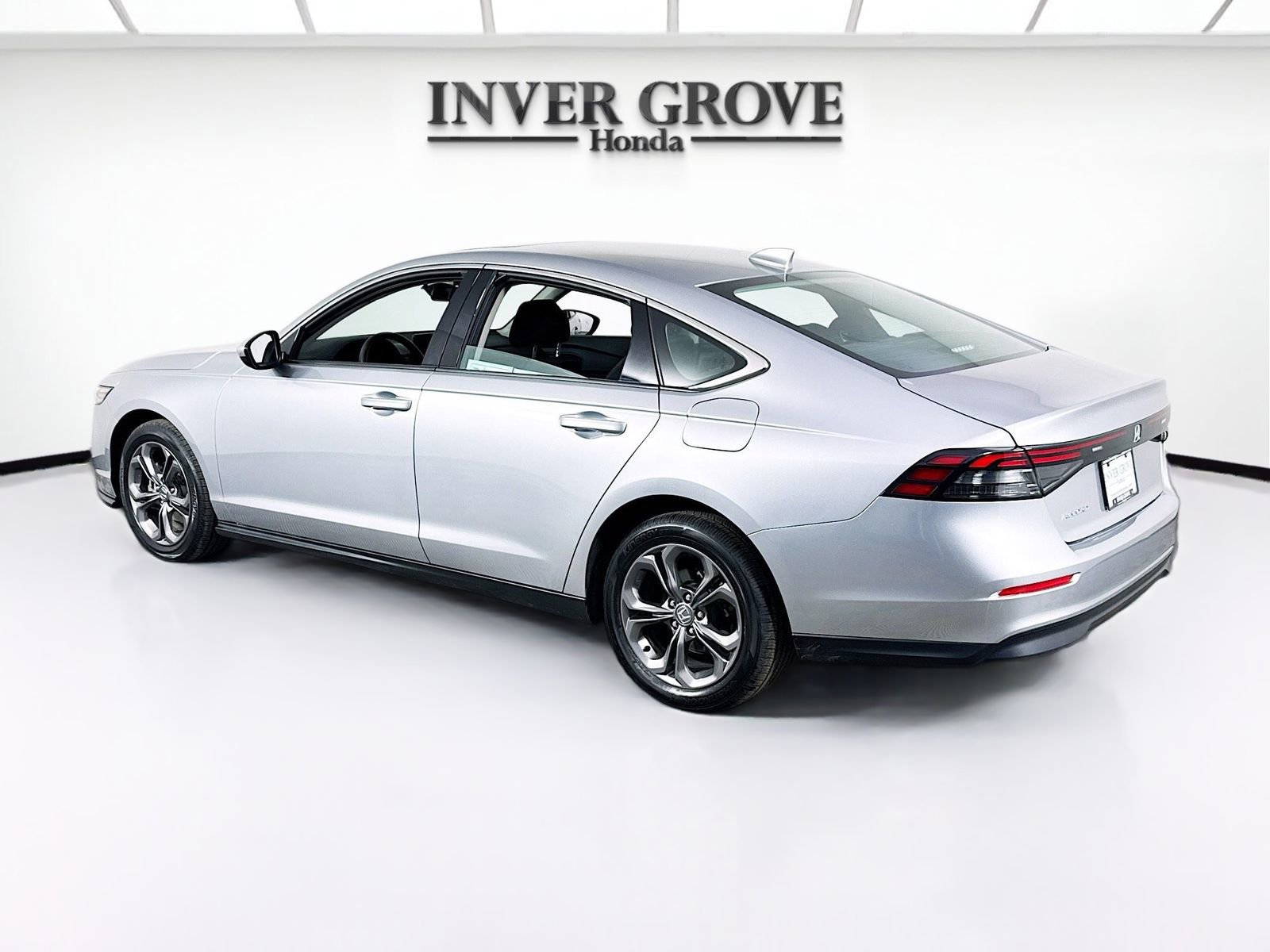 Used 2023 Honda Accord EX image 7