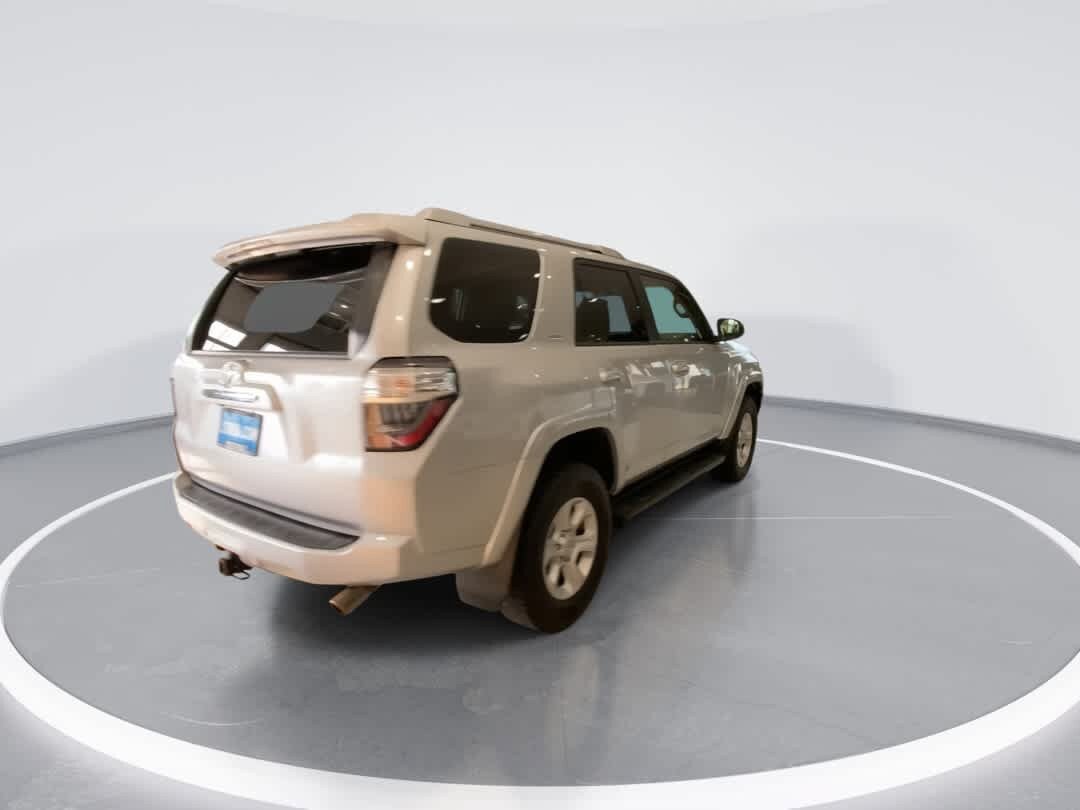 Used 2016 Toyota 4Runner SR5 AWD/4WD image 8