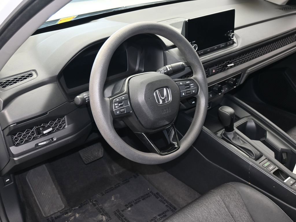 Used 2023 Honda Accord EX image 10