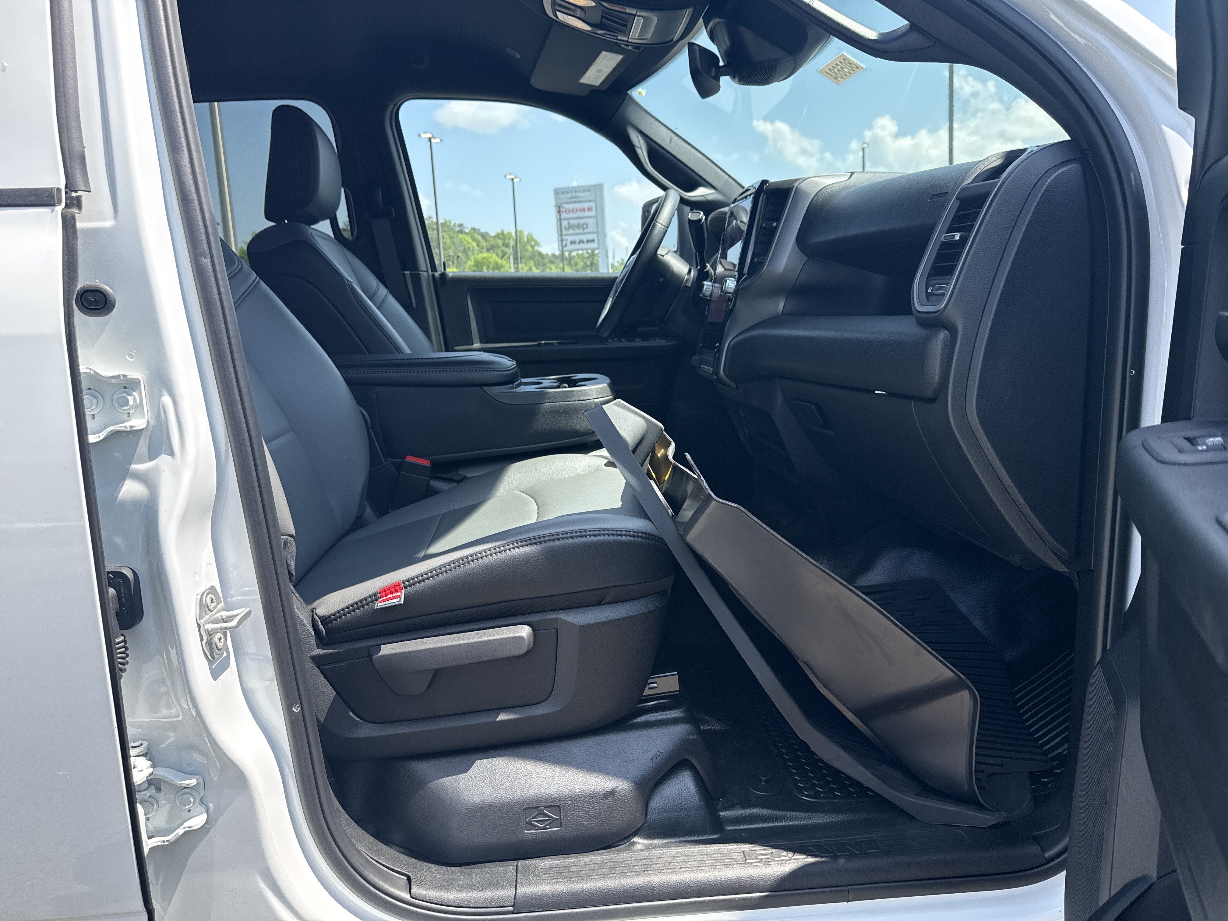New 2026 RAM 3500 Tradesman AWD/4WD image 13