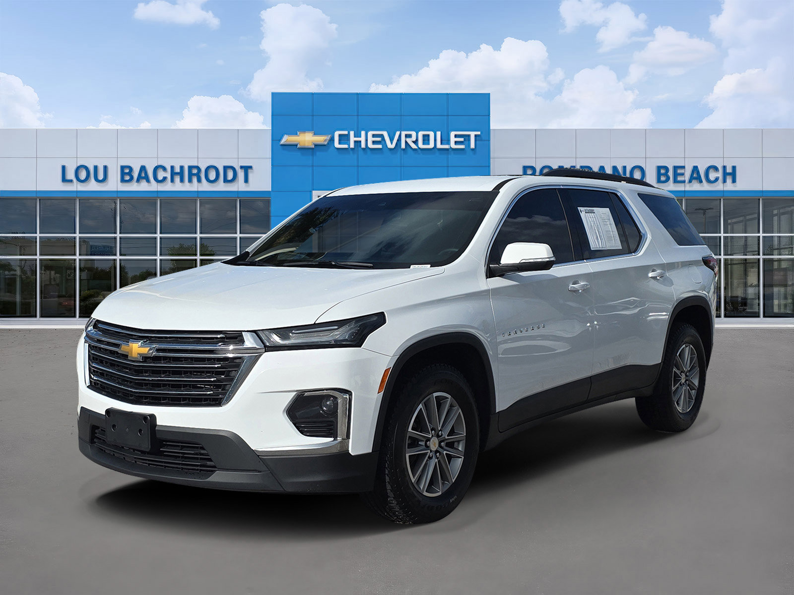 Used 2023 Chevrolet Traverse LT FWD image 3