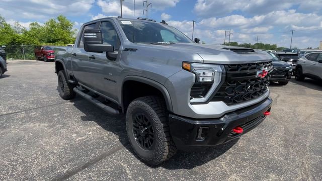 New 2026 Chevrolet Silverado 2500 ZR2 w/ LPO, Dark Essentials Package AWD/4WD image 4