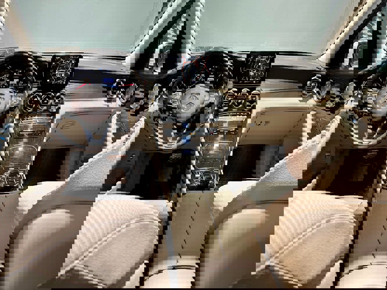 Used 2016 Mercedes-Benz GLC 300 4MATIC image 5