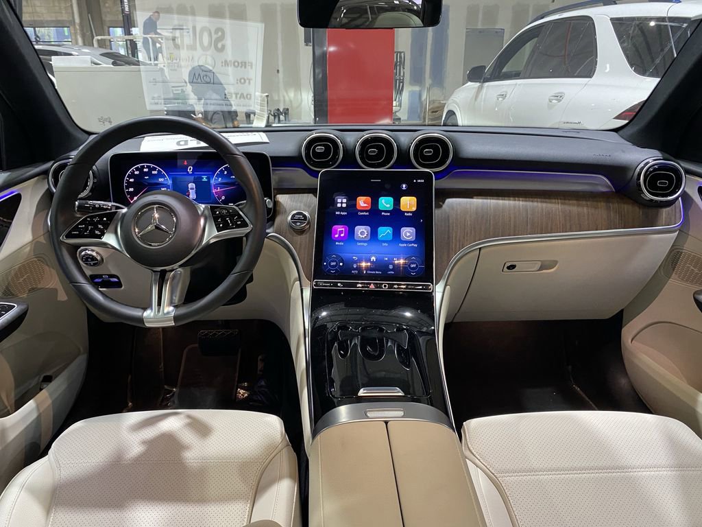 Certified 2026 Mercedes-Benz GLC 300 image 2
