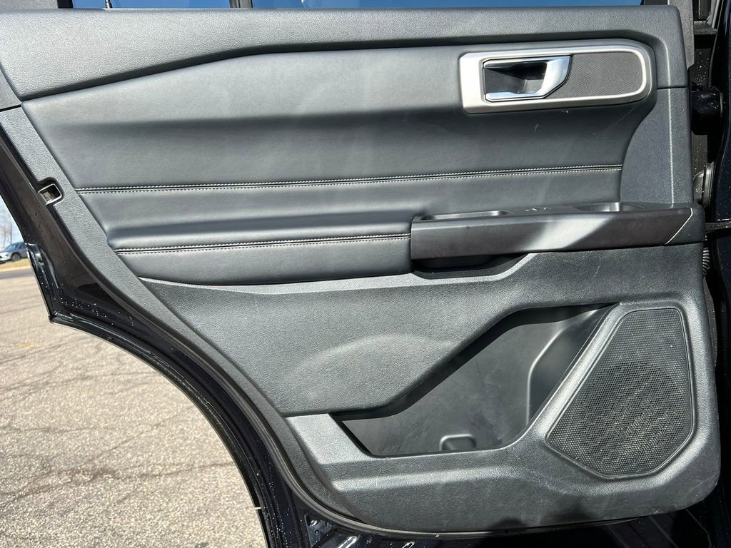 Used 2020 Ford Explorer XLT w/ Equipment Group 202A image 37