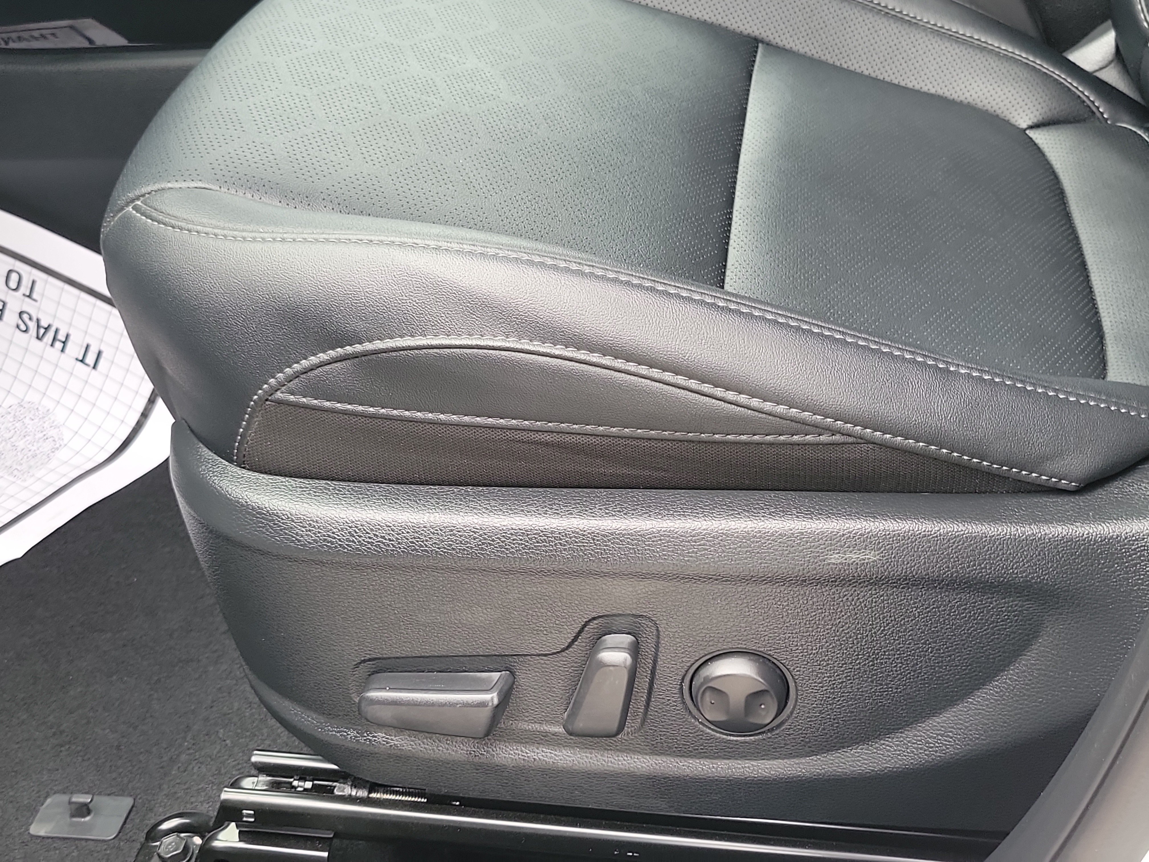 Used 2025 Kia Seltos EX FWD image 17
