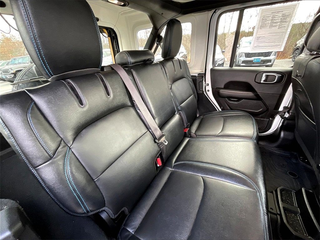 Used 2024 Jeep Wrangler Unlimited Sahara w/ Safety Group image 15