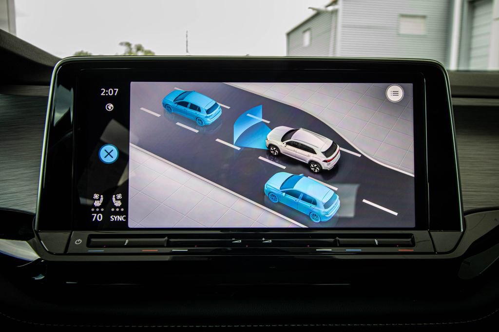 New 2026 Volkswagen Atlas Cross Sport SE FWD image 46