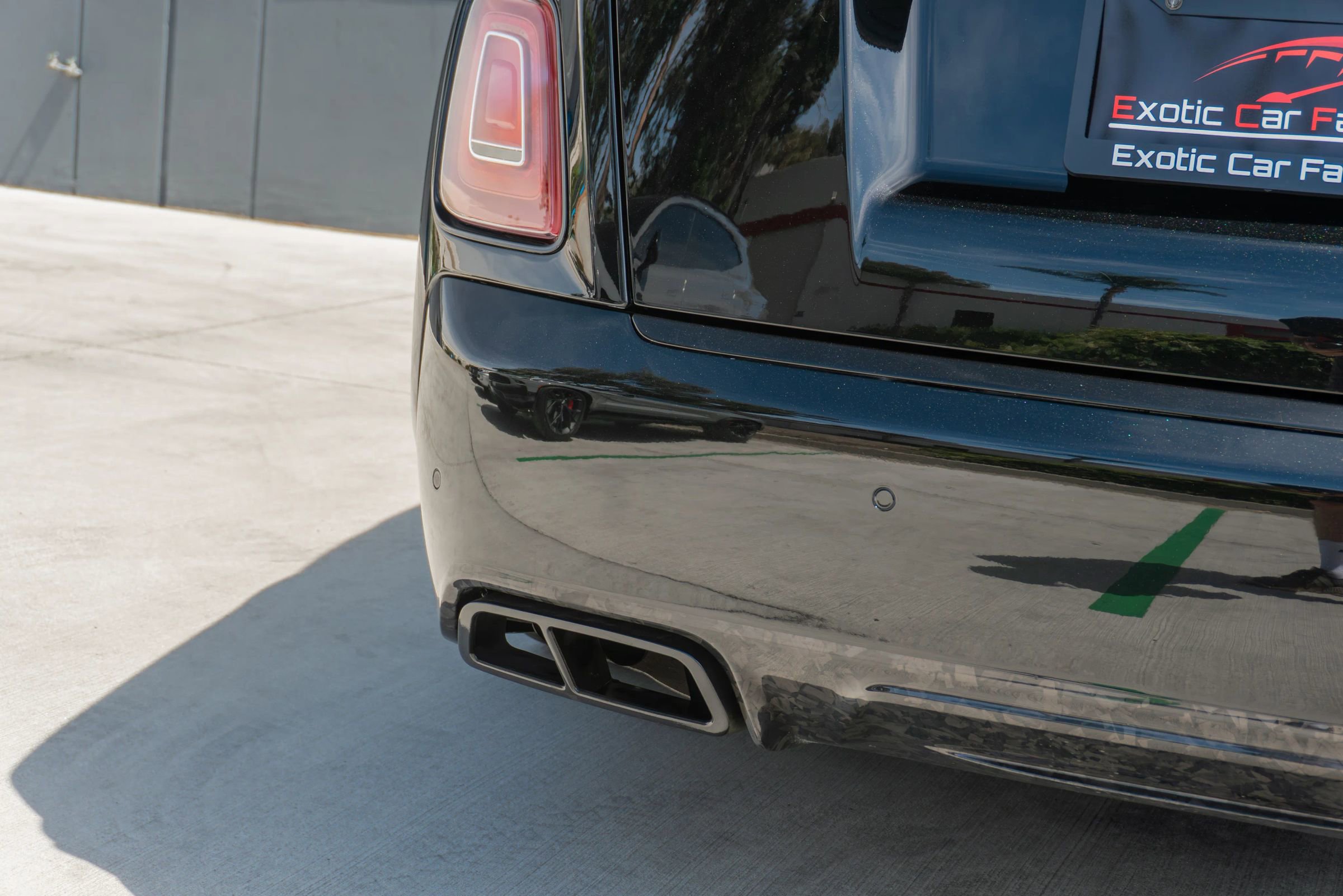 Used 2023 Rolls-Royce Phantom Sedan RWD image 42