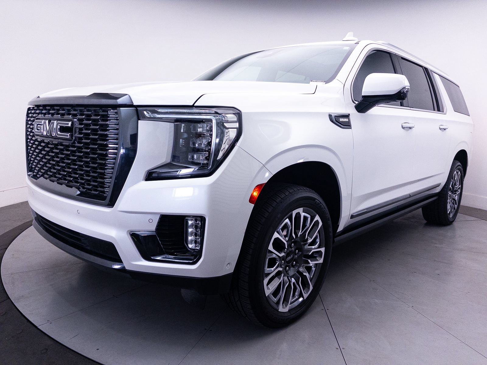 Used 2023 GMC Yukon XL Denali Ultimate AWD/4WD image 23