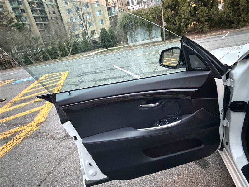 Used 2017 BMW 535i Gran Turismo image 30