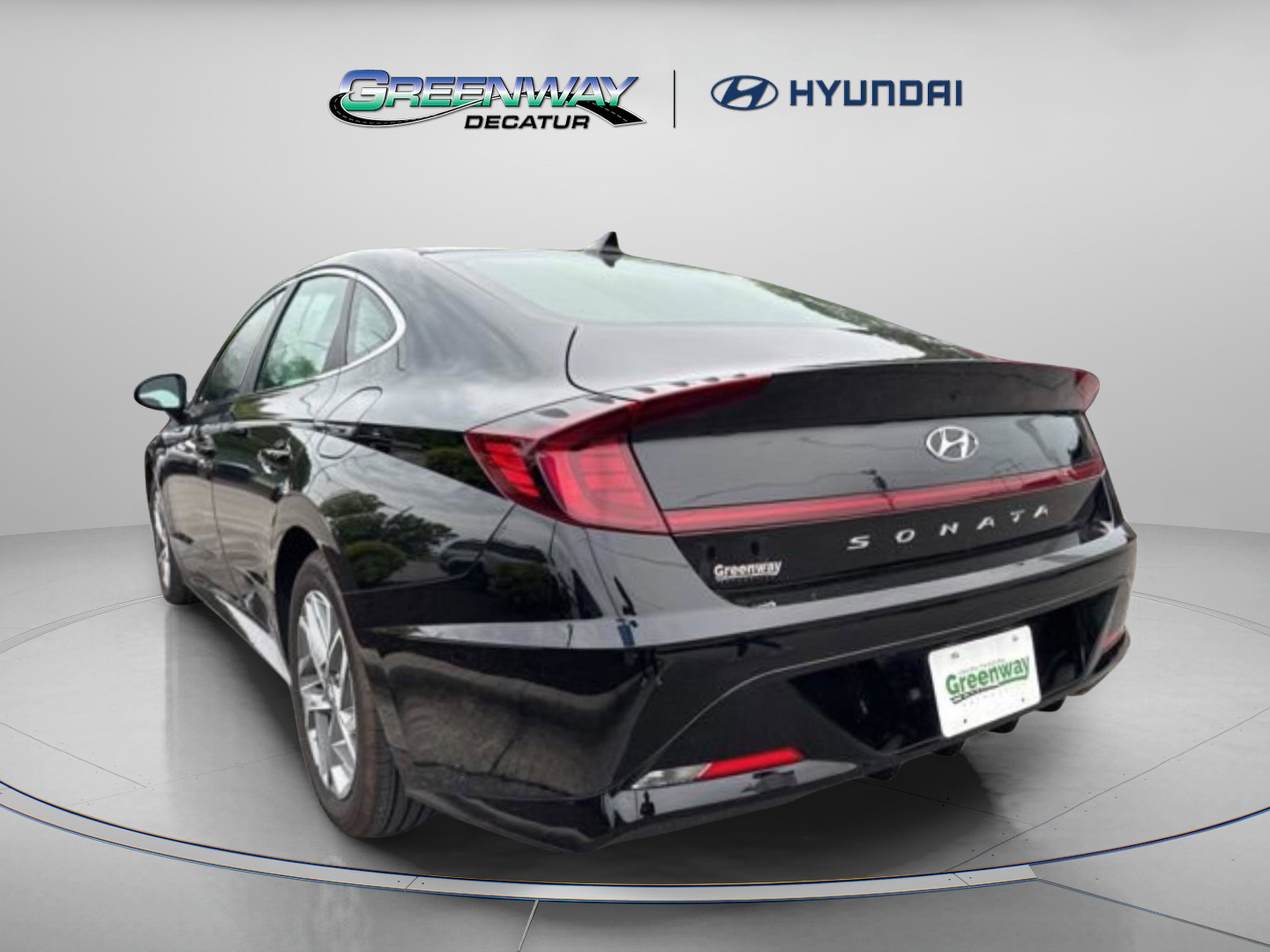 Used 2023 Hyundai Sonata SEL FWD image 2