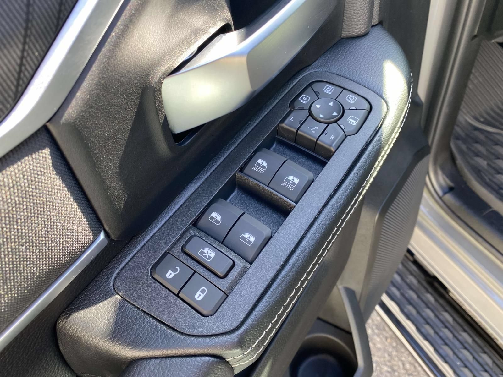New 2026 RAM 2500 Big Horn AWD/4WD image 18