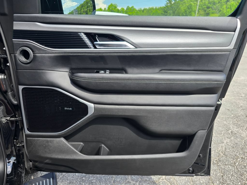 New 2026 Jeep Grand Wagoneer L Limited AWD/4WD image 36