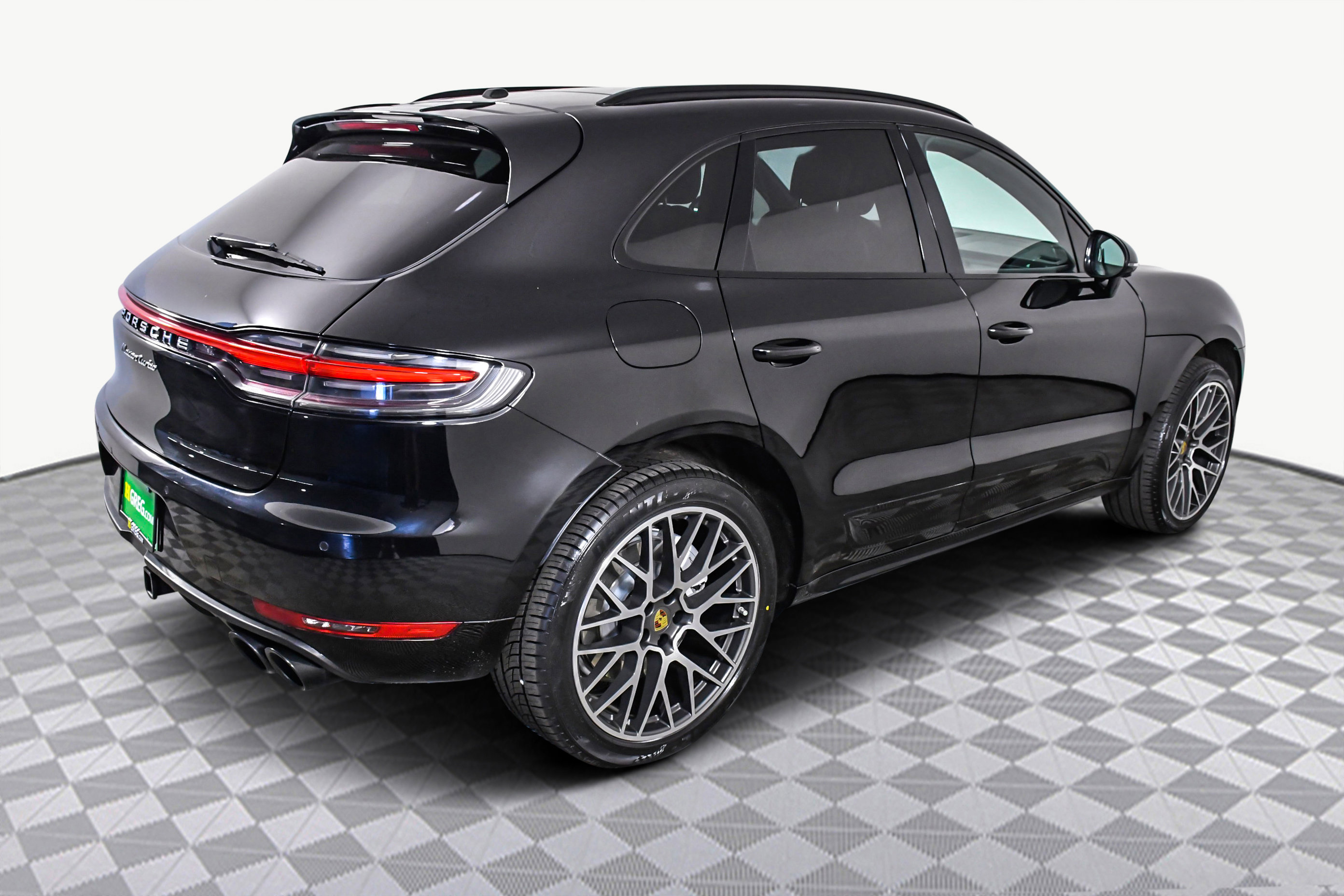 Used 2020 Porsche Macan Turbo image 8