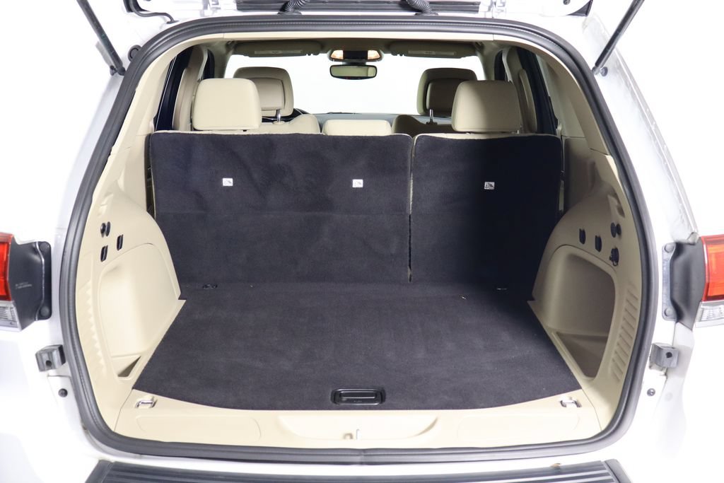 Used 2022 Jeep Grand Cherokee Laredo E RWD image 17
