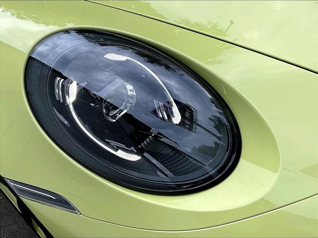 Certified 2025 Porsche 911 Carrera RWD image 29