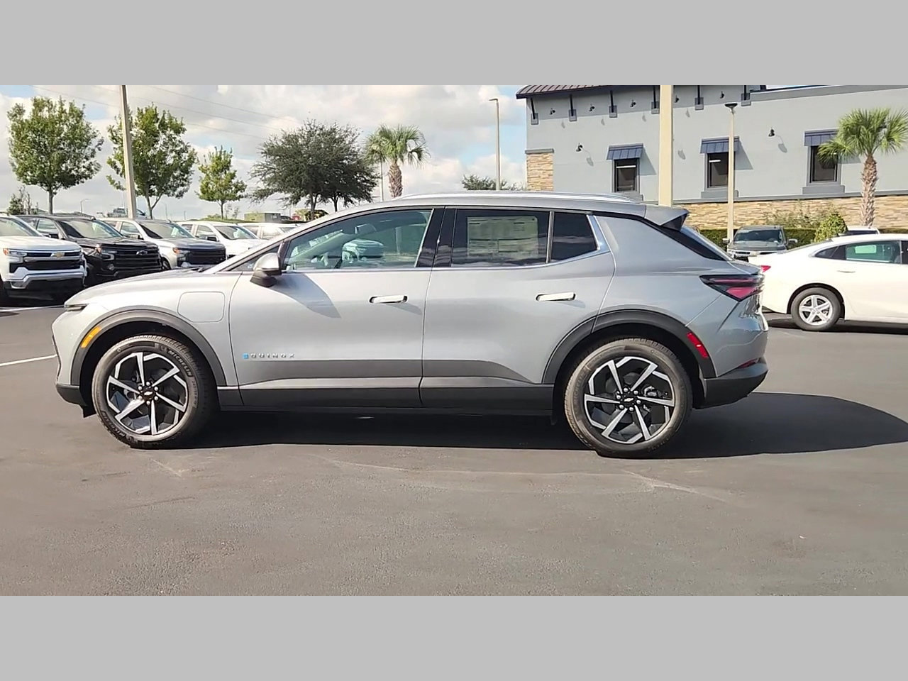 New 2026 Chevrolet Equinox EV LT image 18