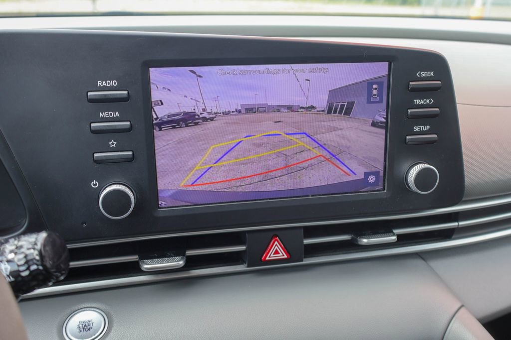 Used 2022 Hyundai Elantra SEL image 4