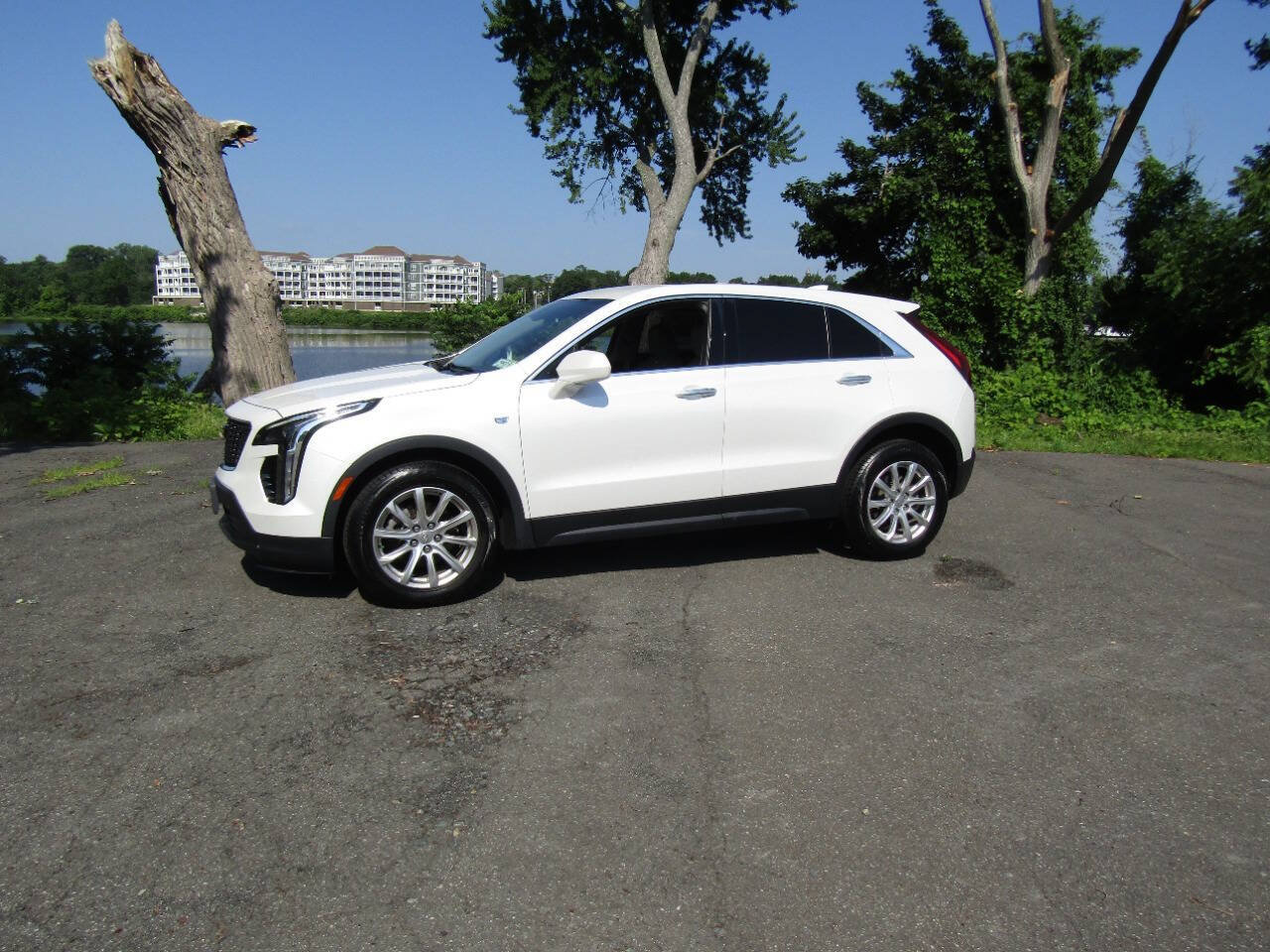 Used 2019 Cadillac XT4 Luxury AWD/4WD image 25