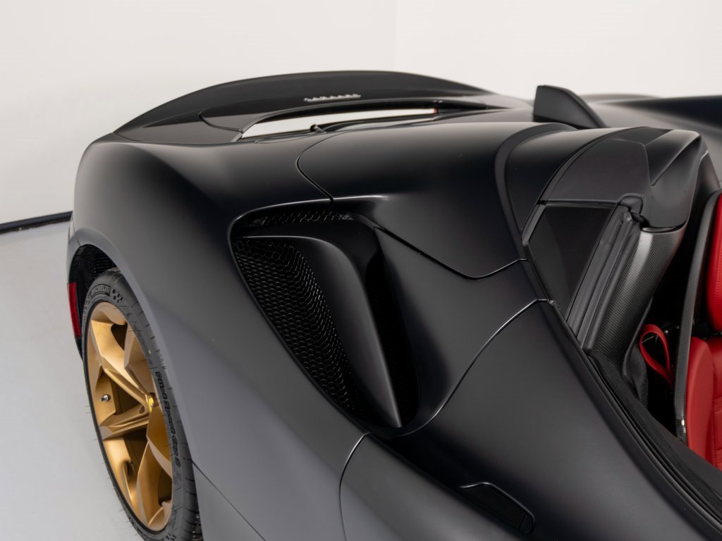 Used 2024 Ferrari SF90 Spider image 41