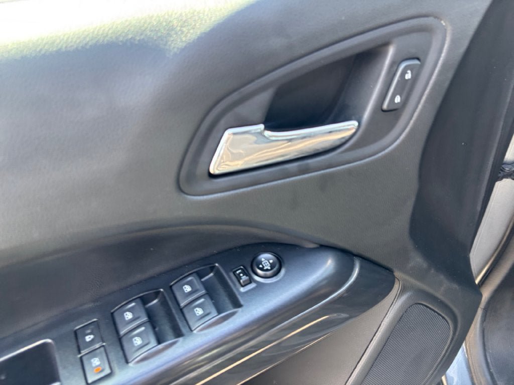 Certified 2022 GMC Canyon AT4 w/ Driver Alert Package AWD/4WD image 11