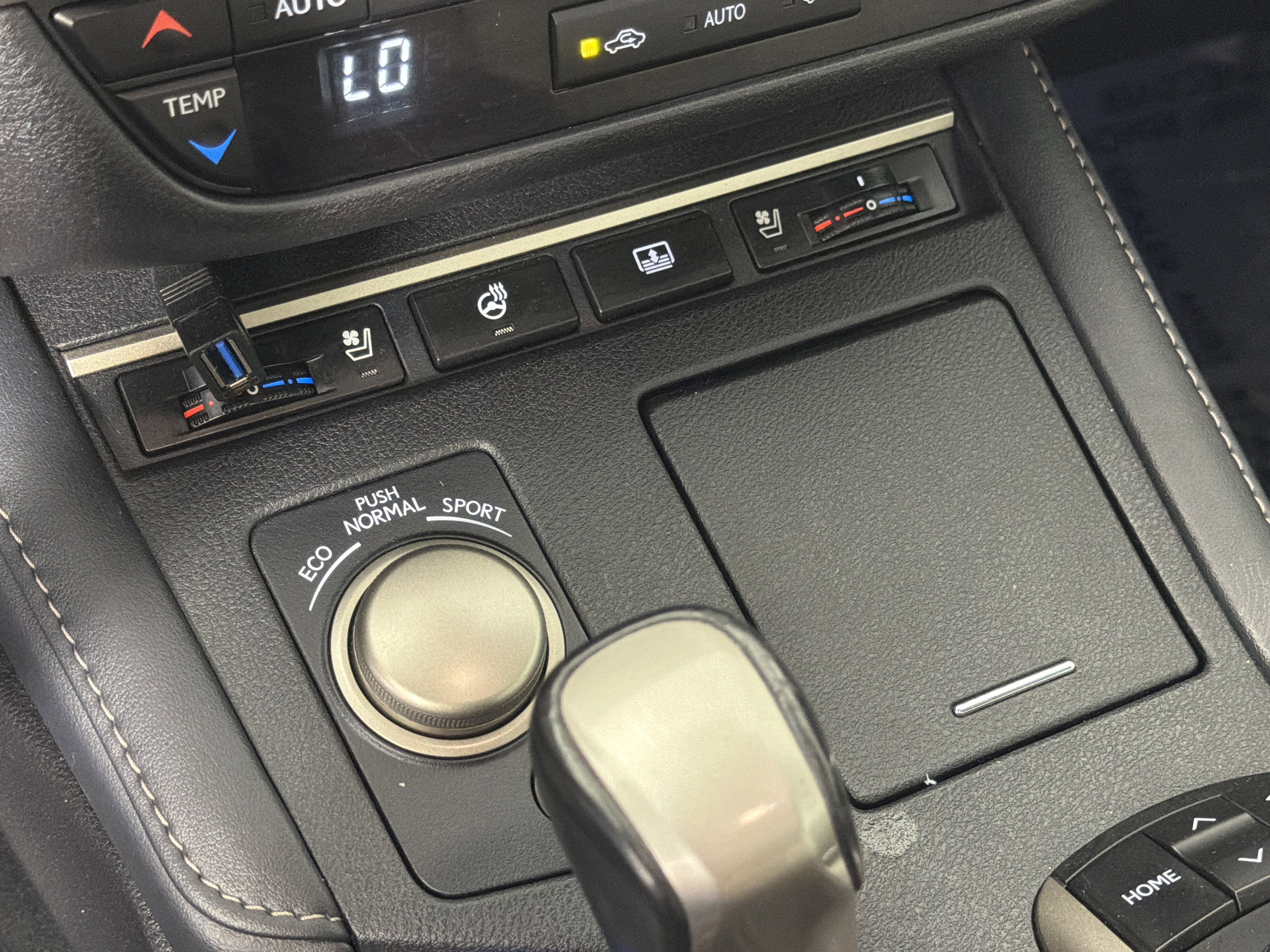 Used 2018 Lexus ES 350 w/ Luxury Package w/Wood Trim image 19