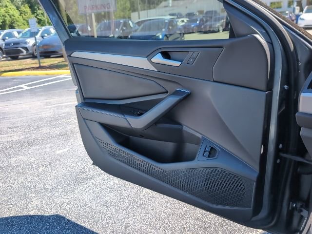 Used 2023 Volkswagen Jetta SE image 23