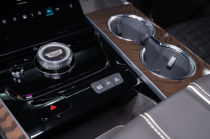 Used 2026 Cadillac Escalade Platinum Sport w/ LPO, ONYX Package AWD/4WD image 27