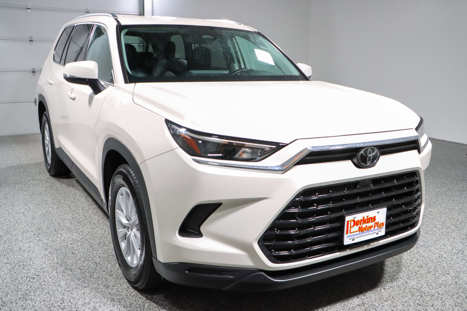 Used 2024 Toyota Grand Highlander XLE image 5