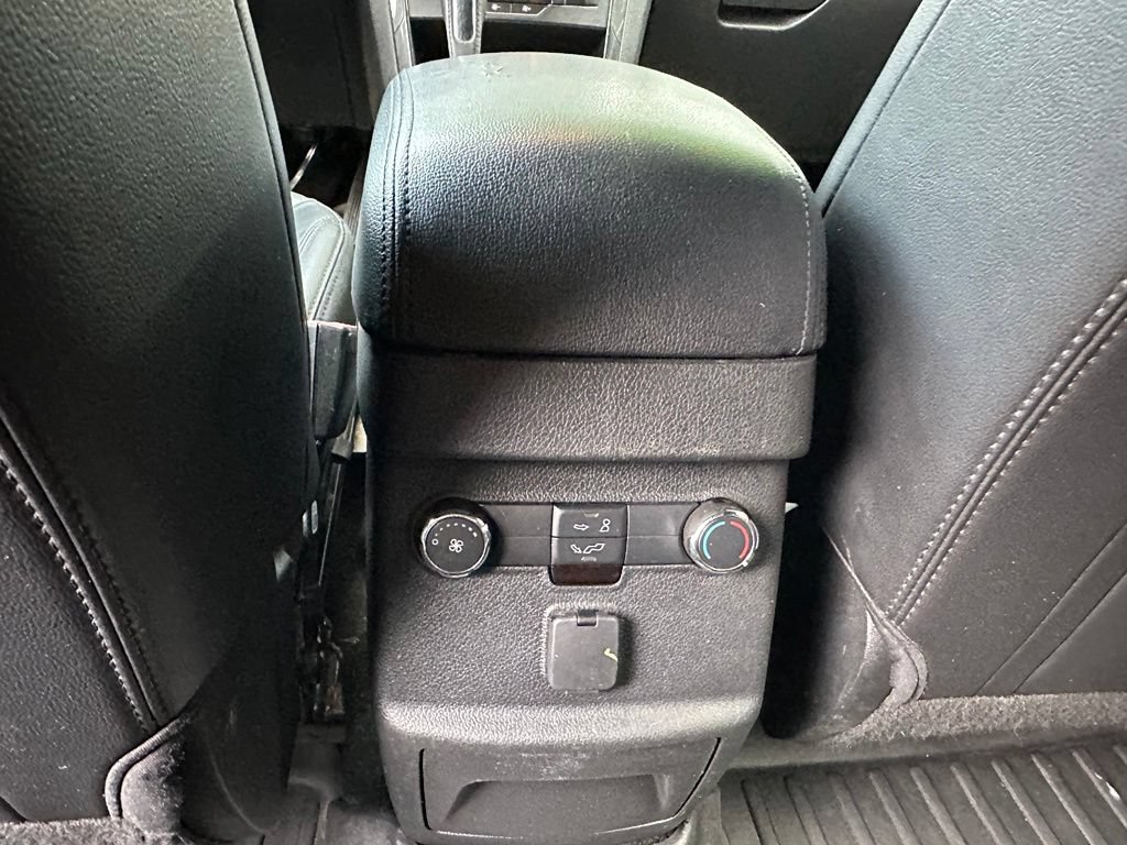 Used 2017 Ford Explorer XLT w/ Equipment Group 202A FWD image 20