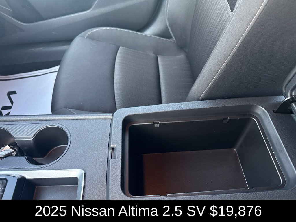 Used 2025 Nissan Altima 2.5 SV FWD image 31