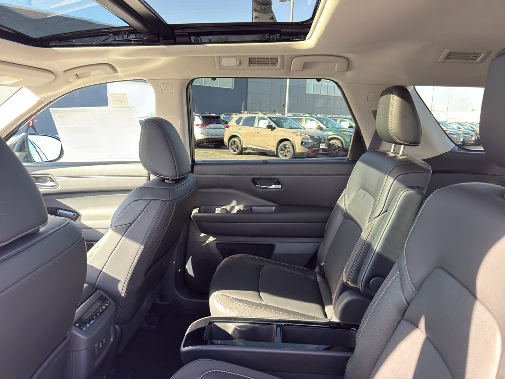 New 2026 Nissan Pathfinder SL image 33