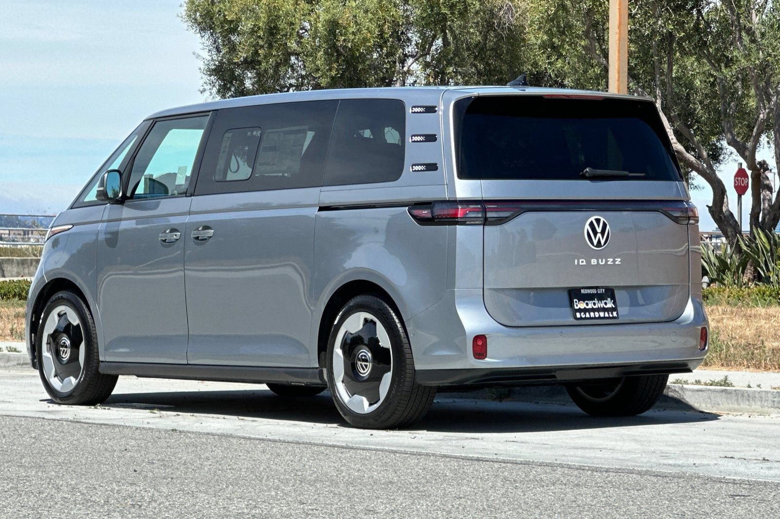New 2025 Volkswagen ID. Buzz Pro S RWD image 6