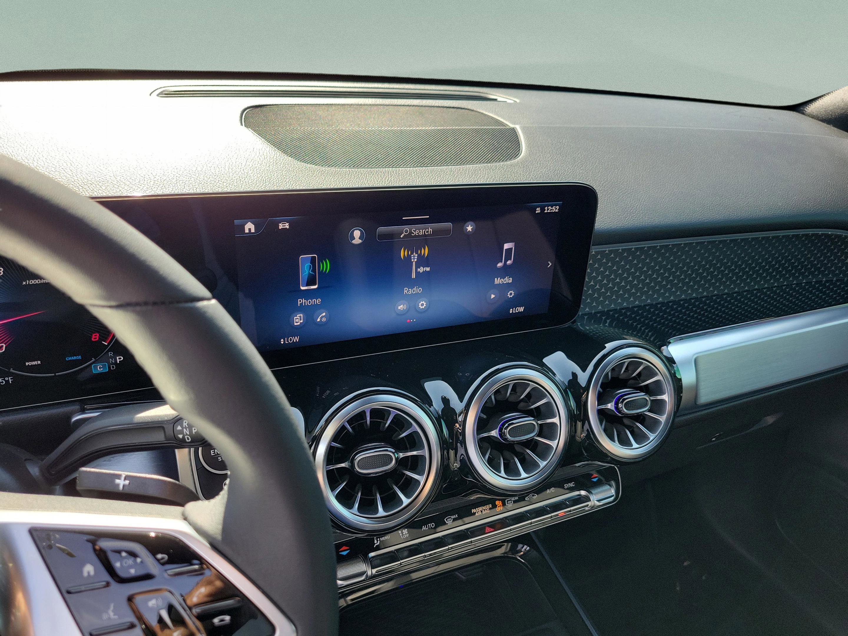 Certified 2025 Mercedes-Benz GLB 250 image 25