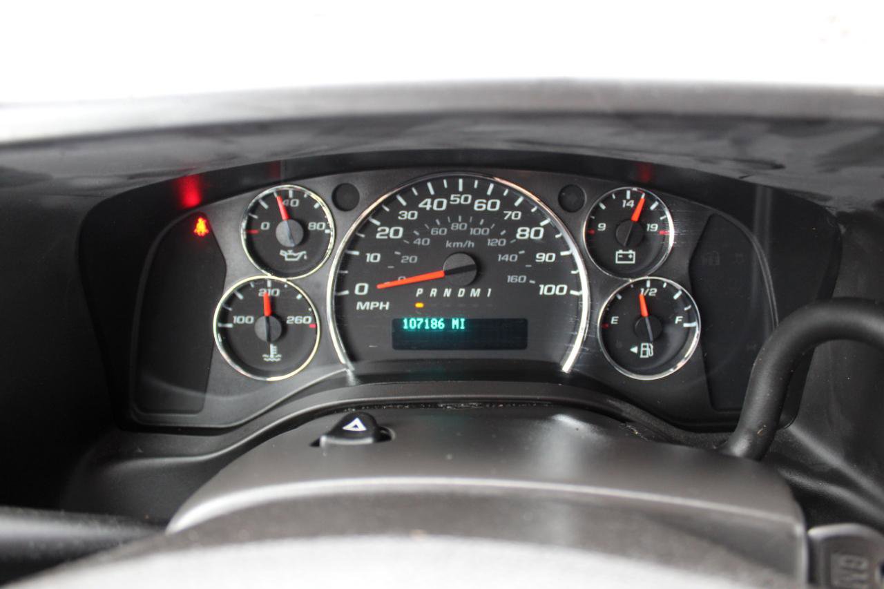 Used 2019 Chevrolet Express 2500 w/ Driver Convenience Package RWD image 14