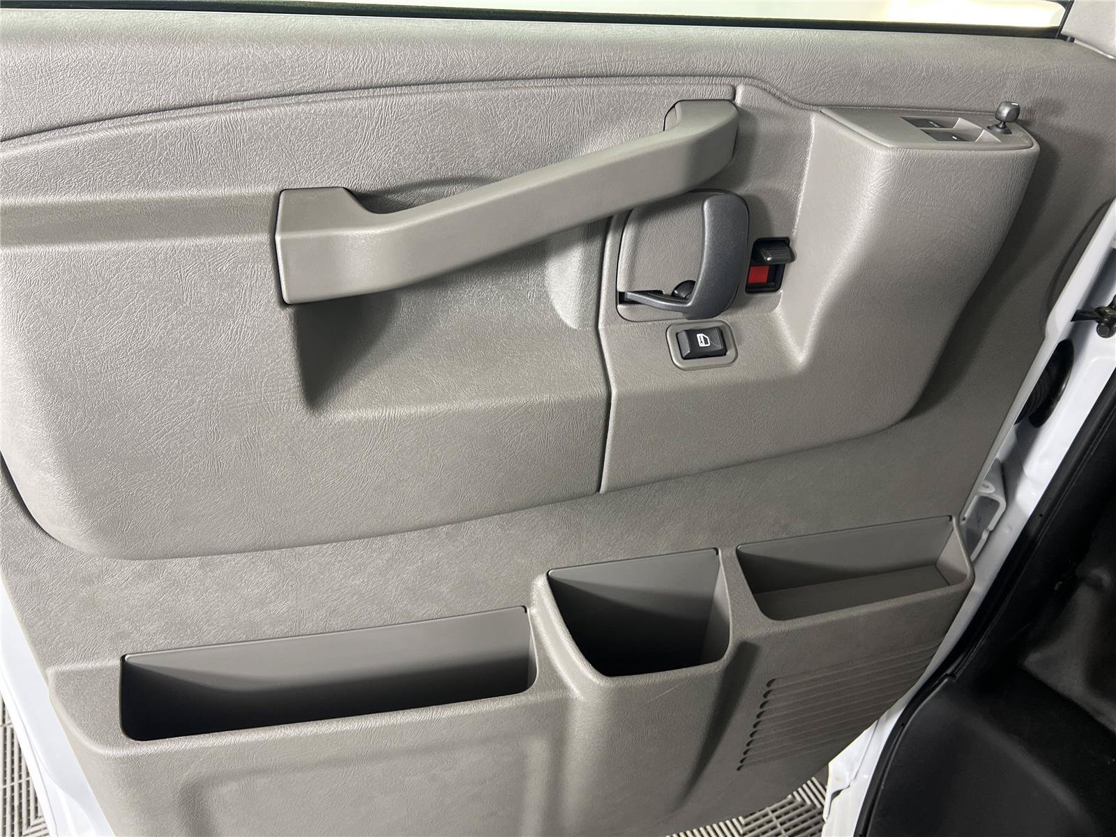 New 2025 GMC Savana 2500 w/ Driver Convenience Package RWD image 8