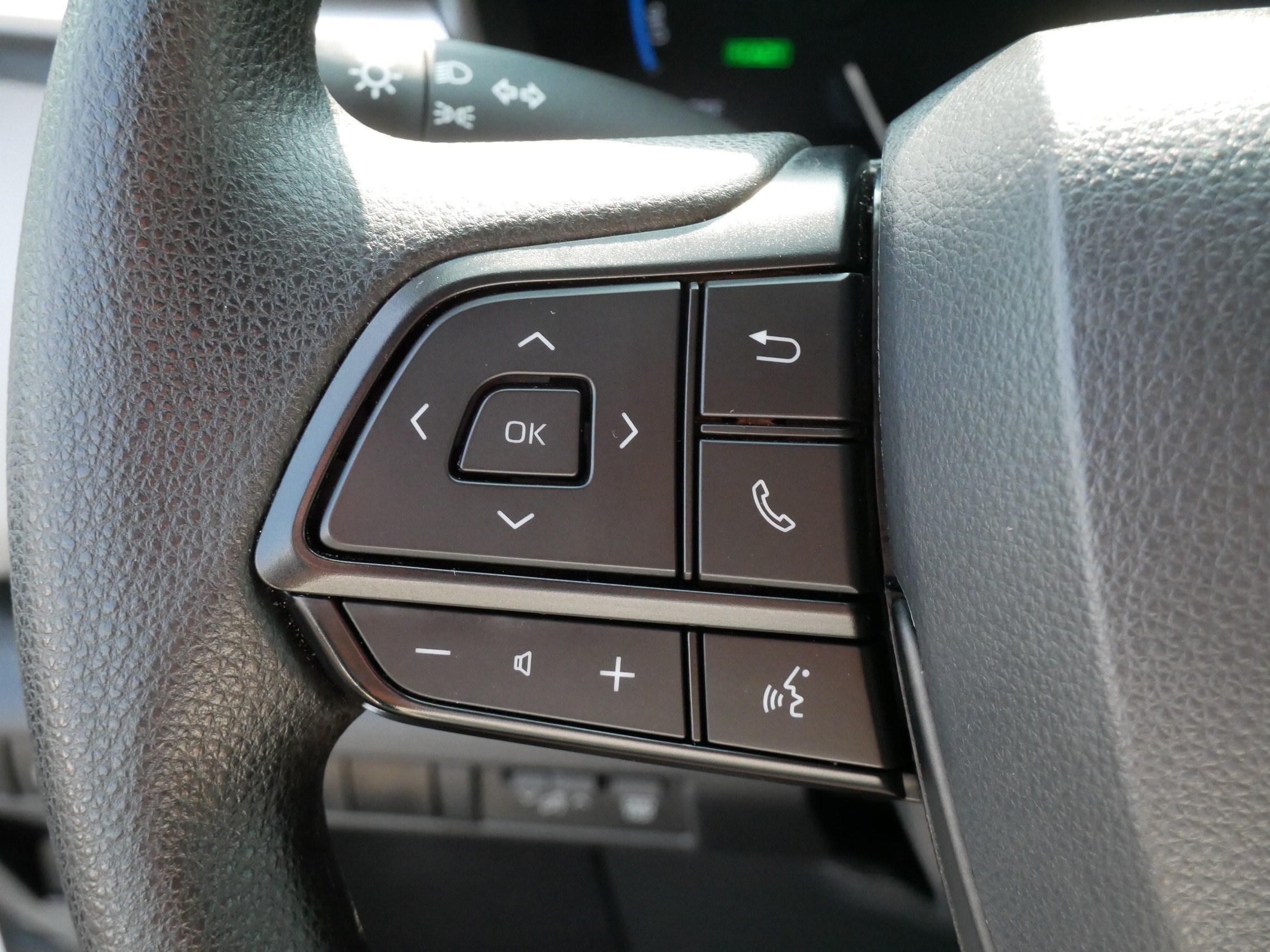 Certified 2025 Toyota Sienna LE FWD image 26