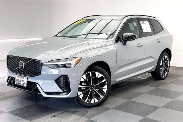 Used 2026 Volvo XC60 B5 Plus w/ Climate Package PRO AWD/4WD image 12