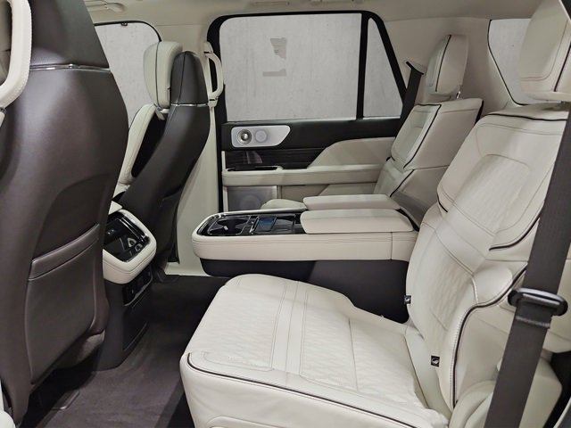 Used 2024 Lincoln Navigator Black Label image 21