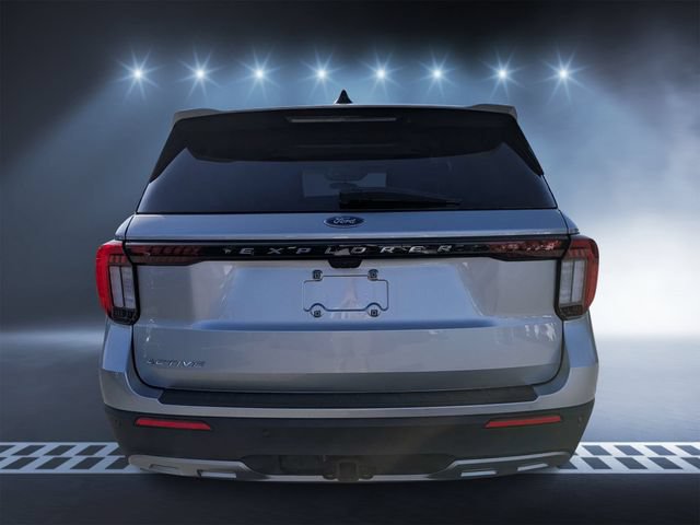 Used 2025 Ford Explorer Active w/ Active Comfort Package RWD image 4