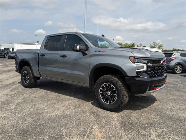 Used 2024 Chevrolet Silverado 1500 ZR2 image 2