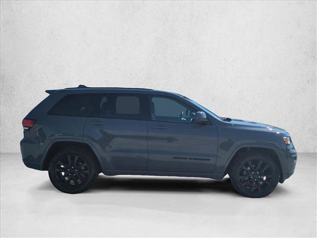 Used 2019 Jeep Grand Cherokee Altitude image 4