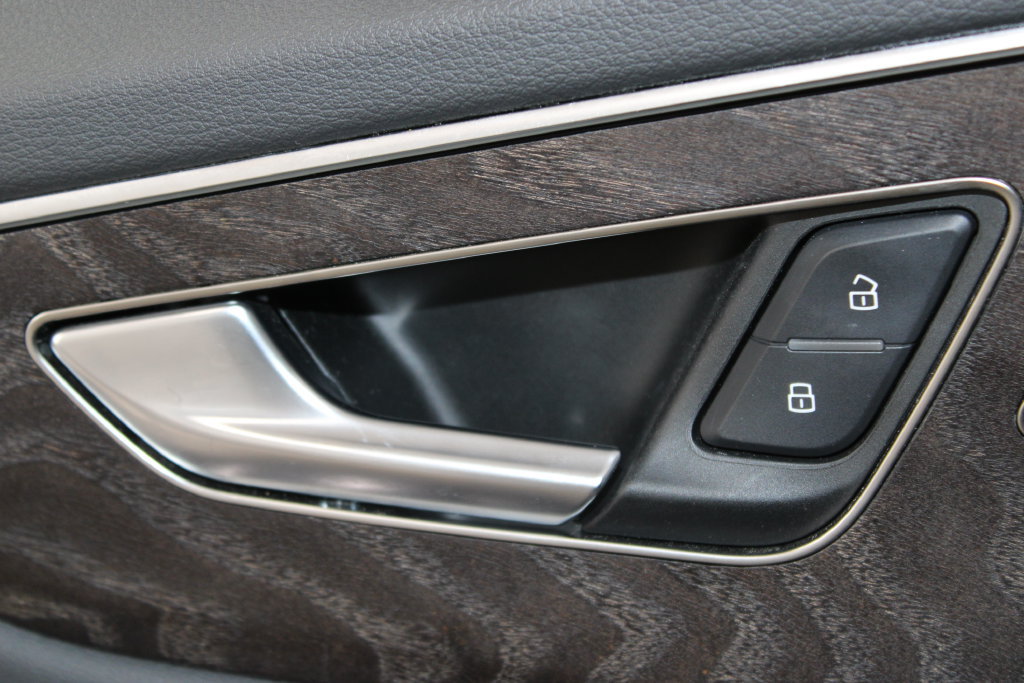 Used 2023 Audi Q8 Premium w/ Convenience Package AWD/4WD image 26