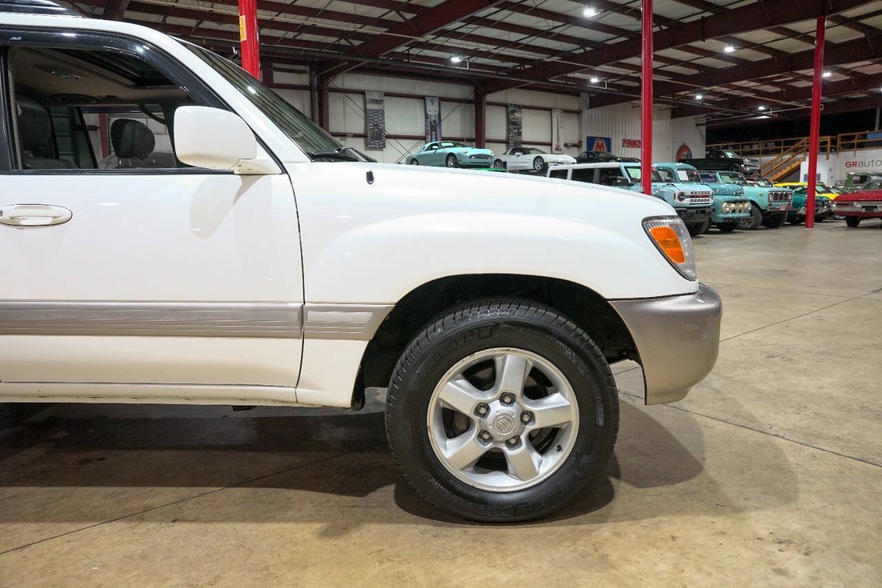 Used 2005 Toyota Land Cruiser AWD/4WD image 11