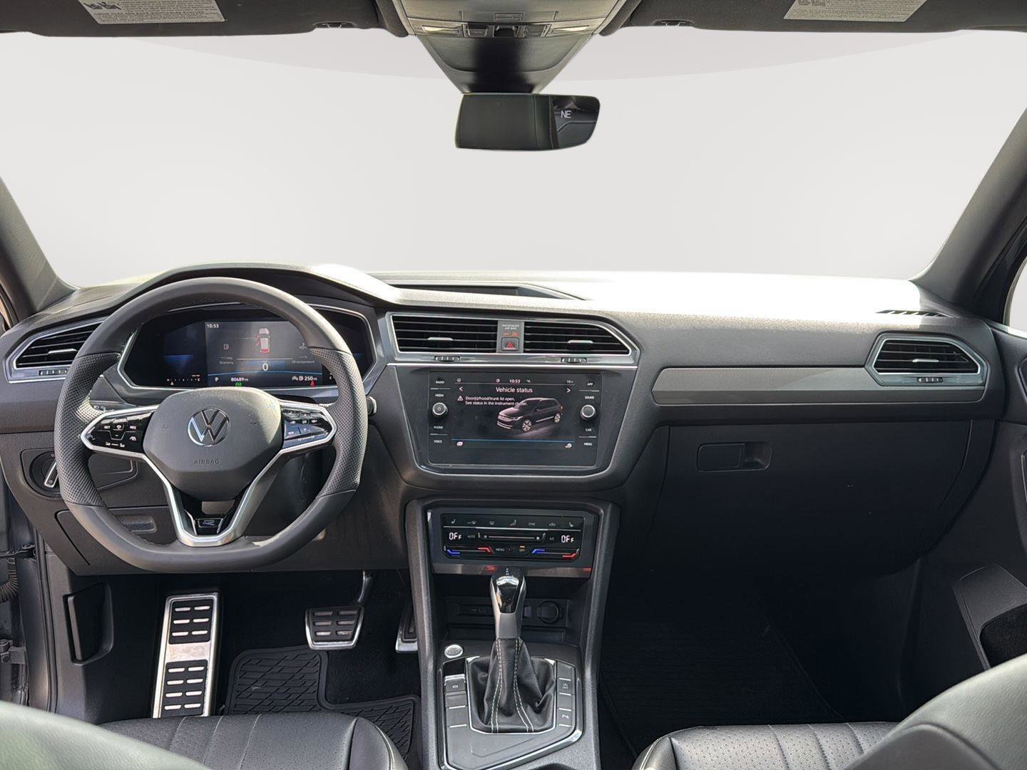 Used 2022 Volkswagen Tiguan SE R-Line image 24