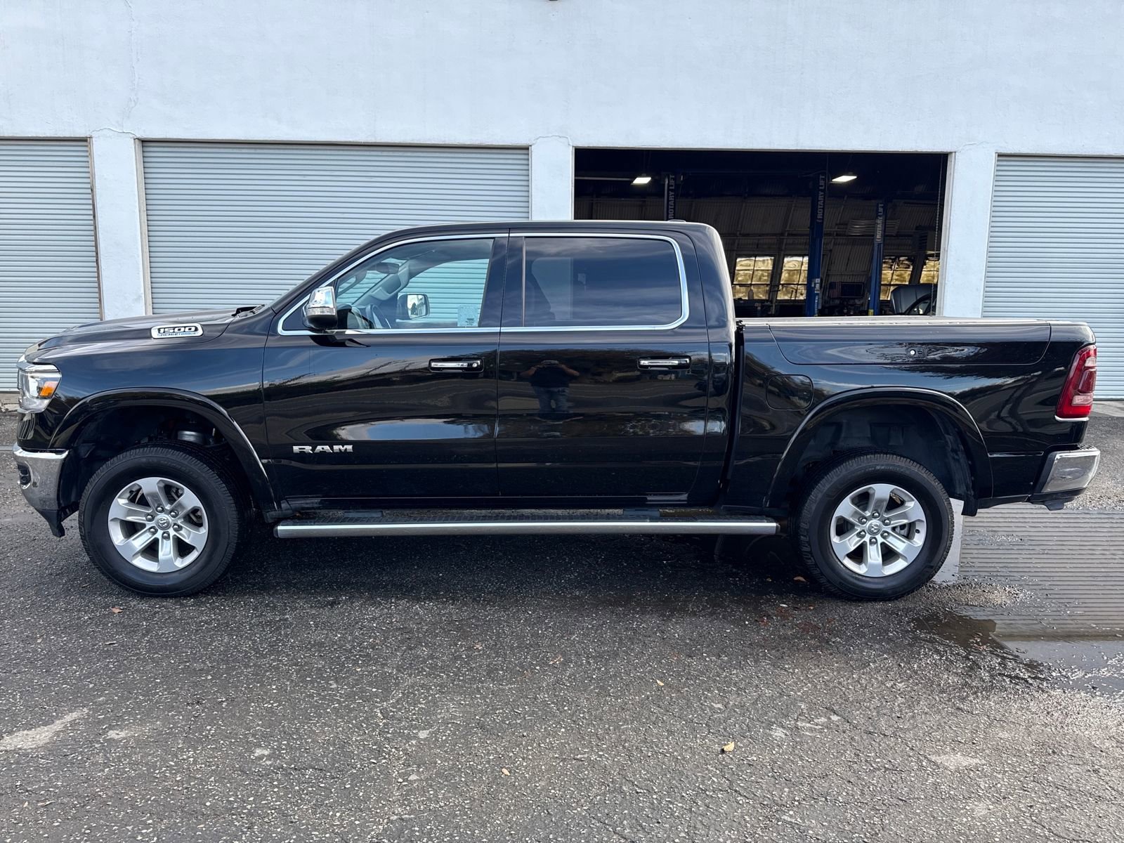 Used 2022 RAM 1500 Laramie image 2