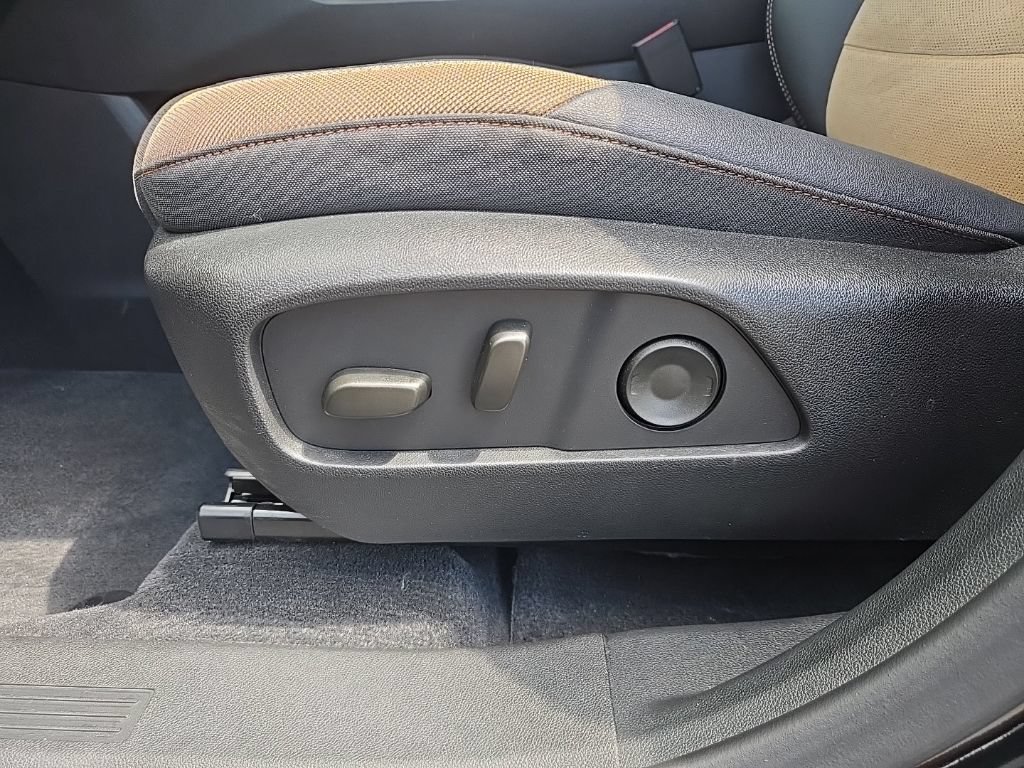 Used 2025 Chevrolet Equinox ACTIV w/ LPO, Floor Liner Package FWD image 25