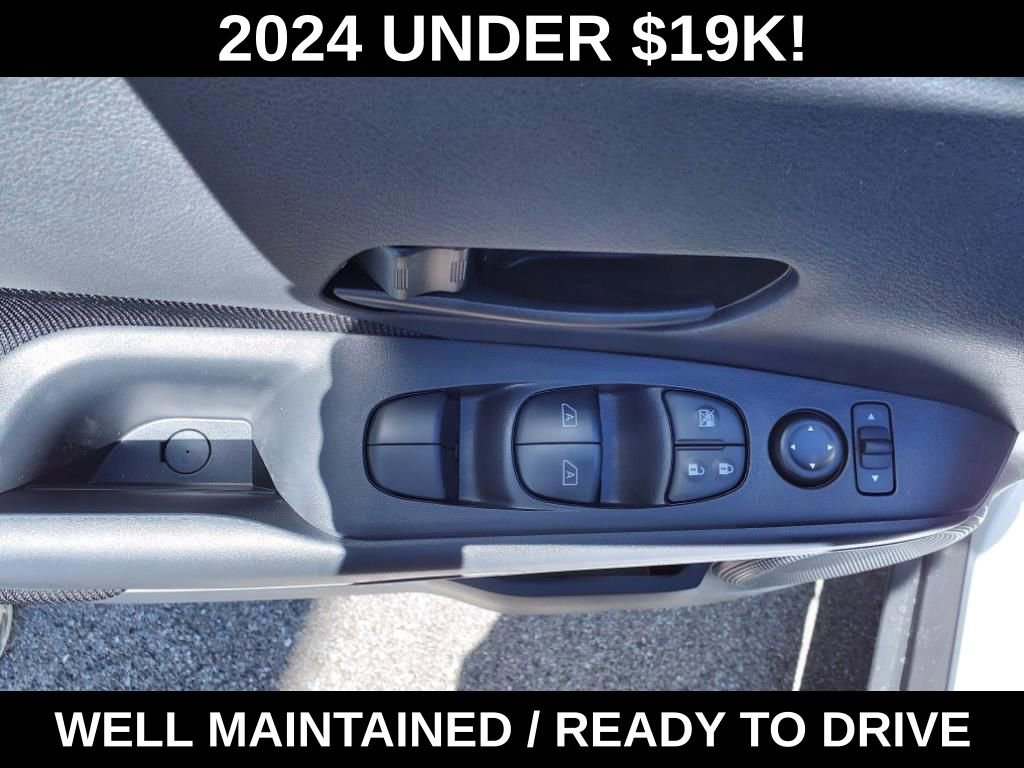 Used 2024 Nissan Kicks S image 12