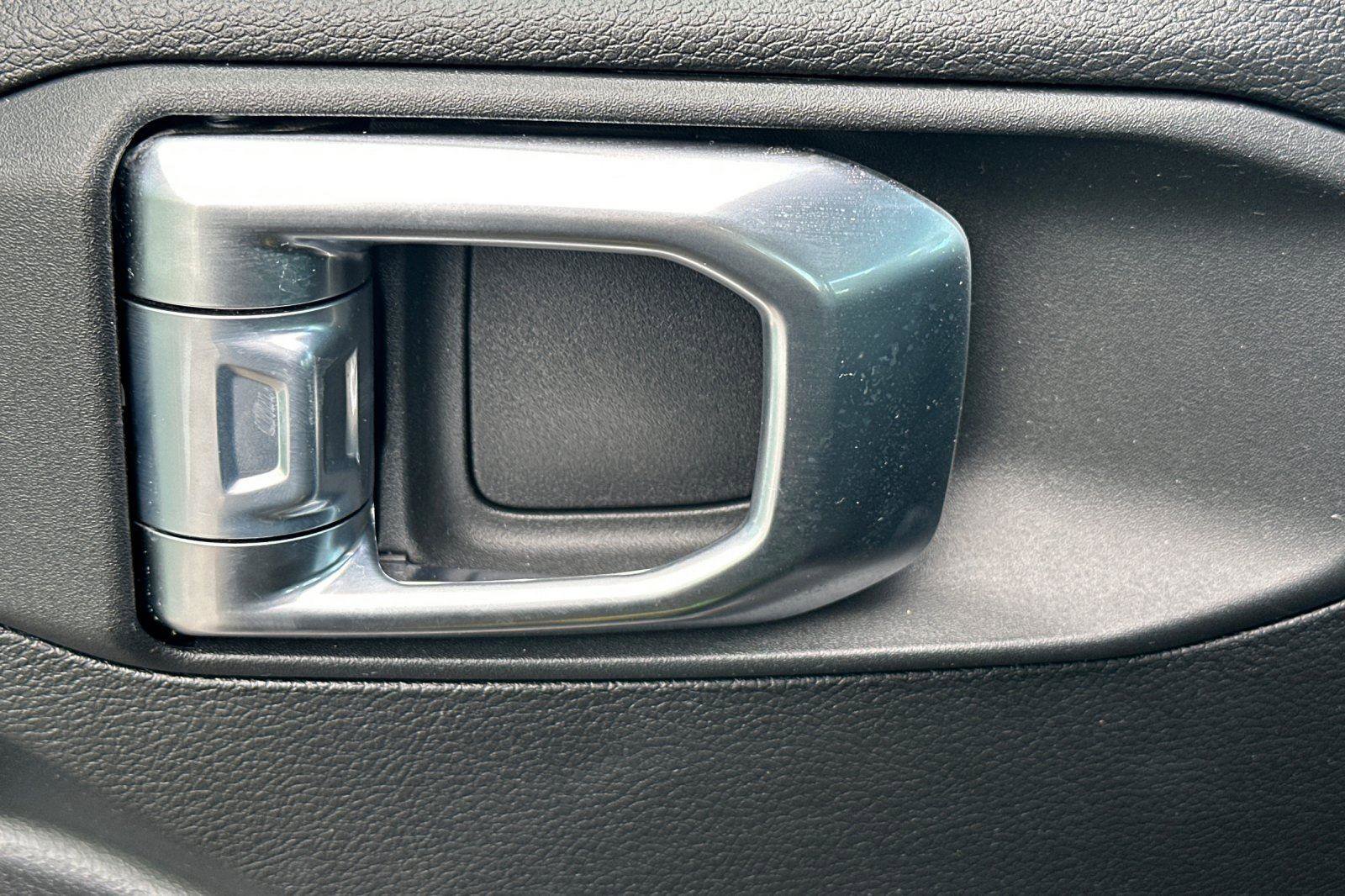 Used 2022 Jeep Wrangler Unlimited Sport image 11